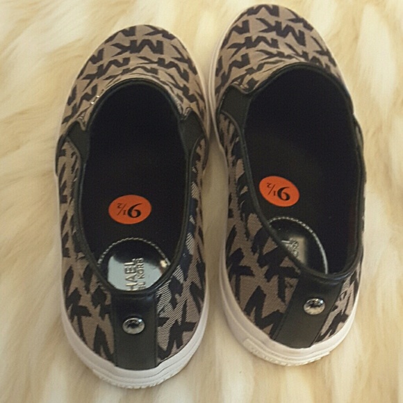 Michael kors slip on - Picture 4 of 8